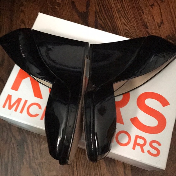 For sale! MK patent leather wedges! Barely worn! - Picture 2 of 6